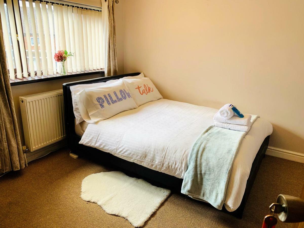 Housefield 1 Apartman Bucknall  Kültér fotó
